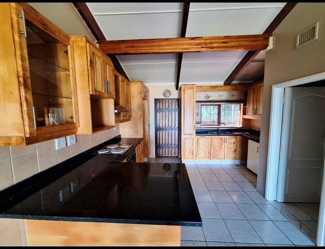 2 BEDROOM TOWNHOUSE FOR SALE IN SHELLY BEACH